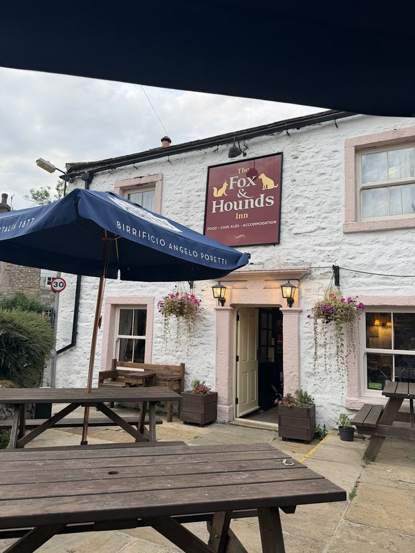 Fox and Hounds Starbotton