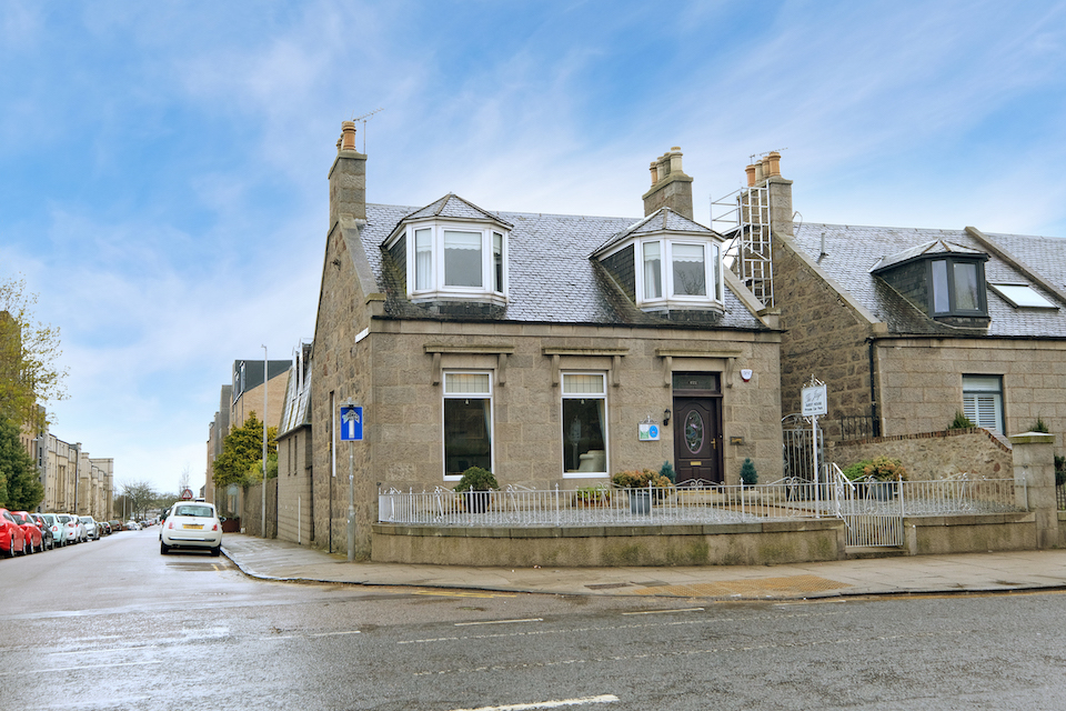 Gales Guesthouse