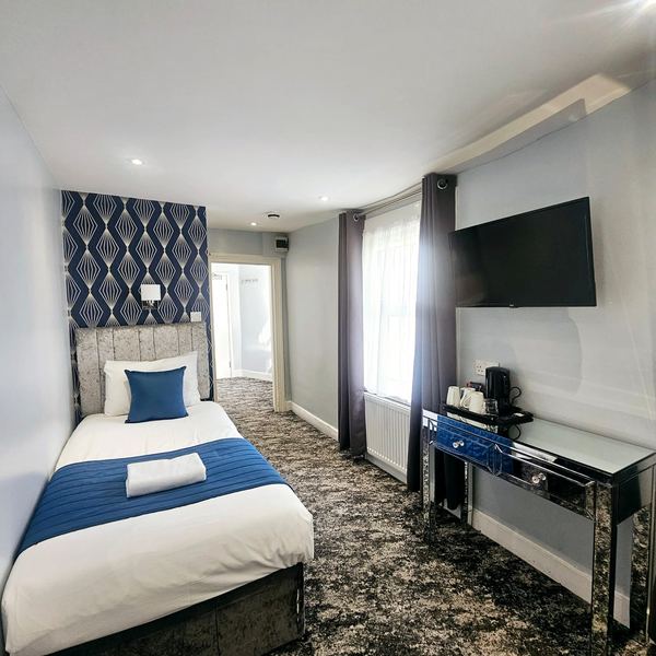 George Hotel