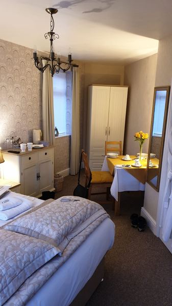 Glen View B & B