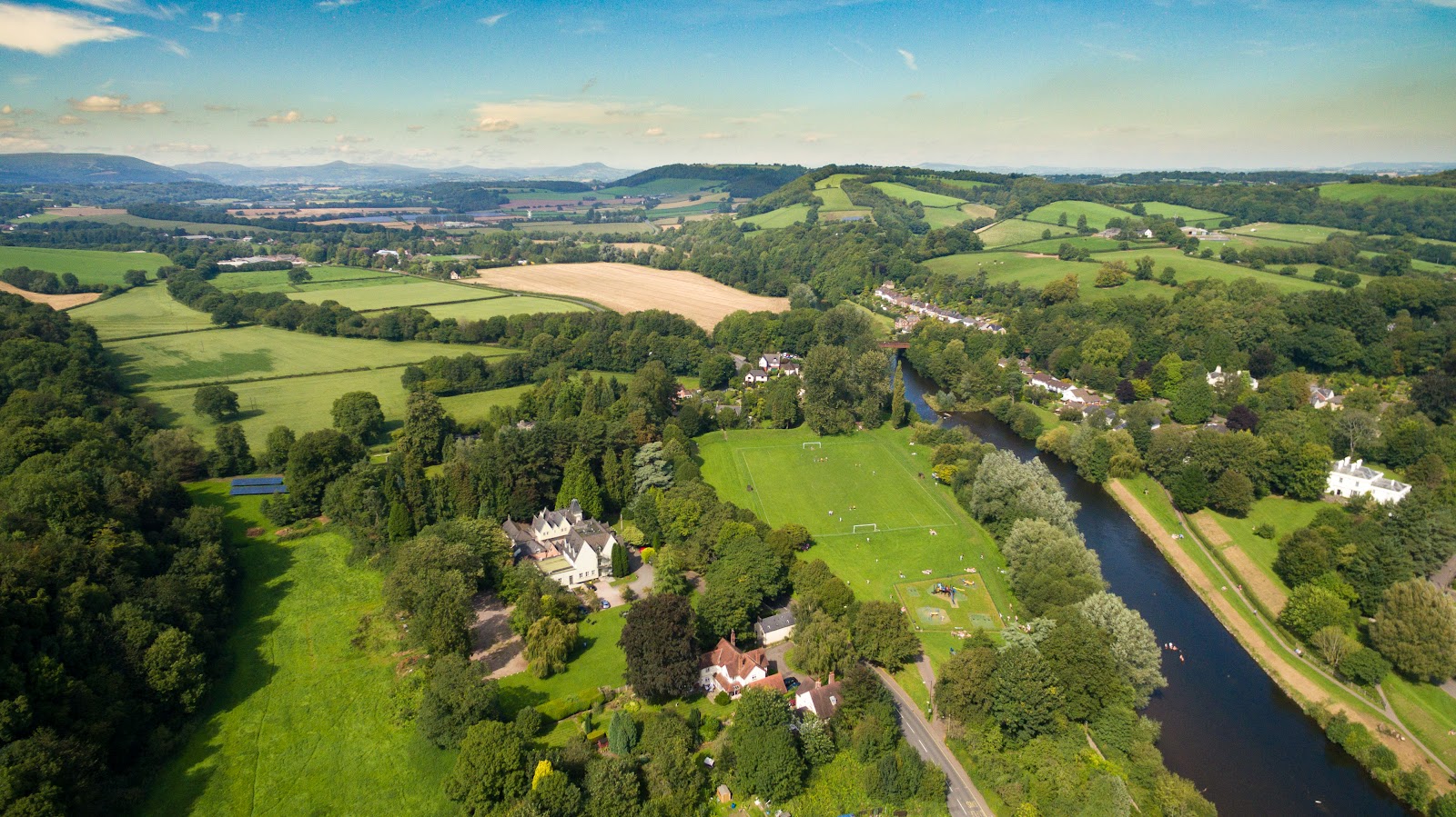 Glen Yr Afon House Hotel