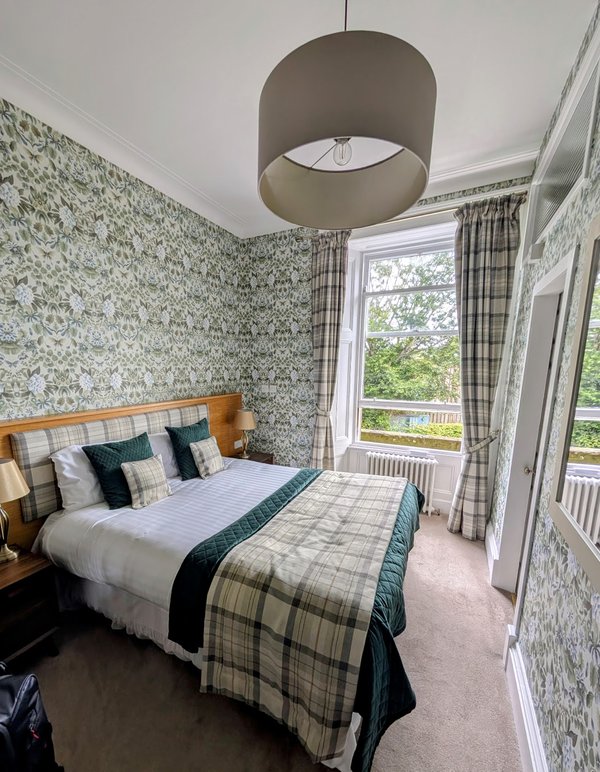 Glenesk Hotel