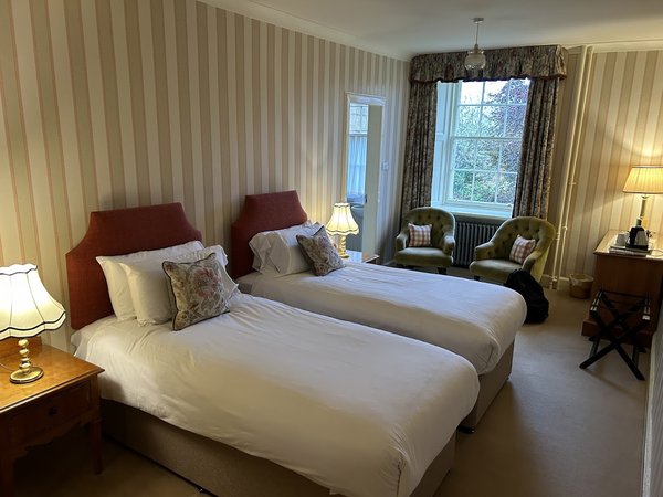 Glengarry Castle Hotel