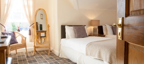 Glenmoriston Arms Hotel