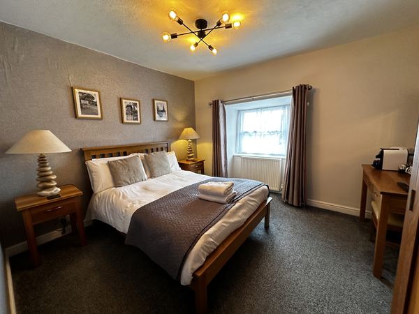 Golden Fleece Inn