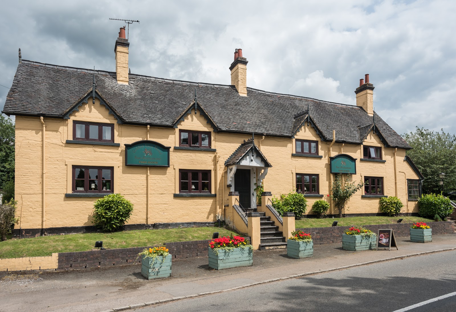 Golden Lion Hotel
