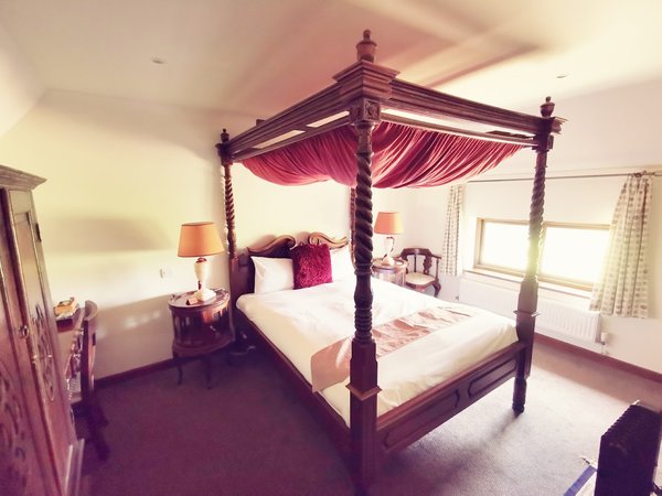 Golden Lion Hotel