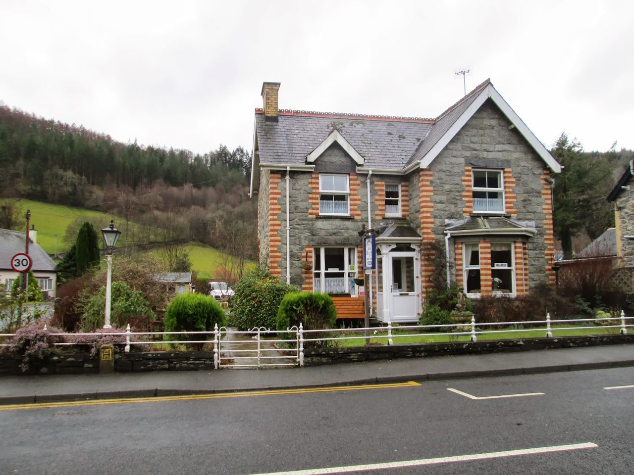 Gorphwysfa House B & B