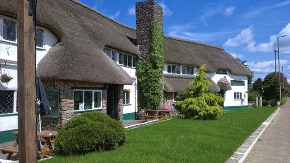 Greyhound Country Inn