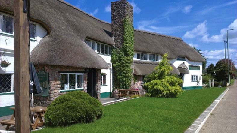 Greyhound Country Inn
