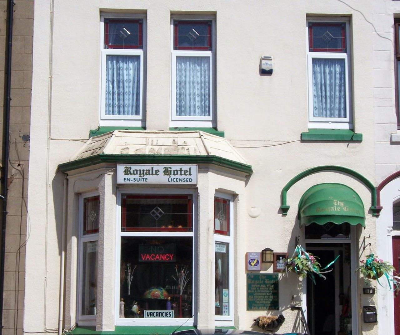 Guesthouse The Royale Hotel