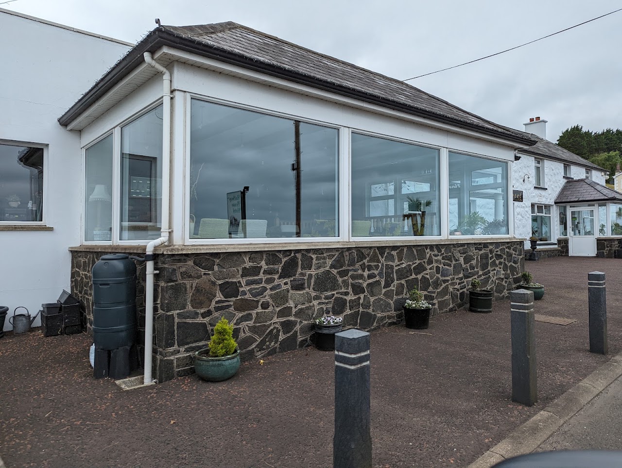 Halfway House Hotel