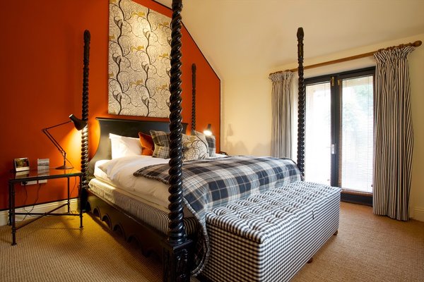 Hare And Hounds Hotel