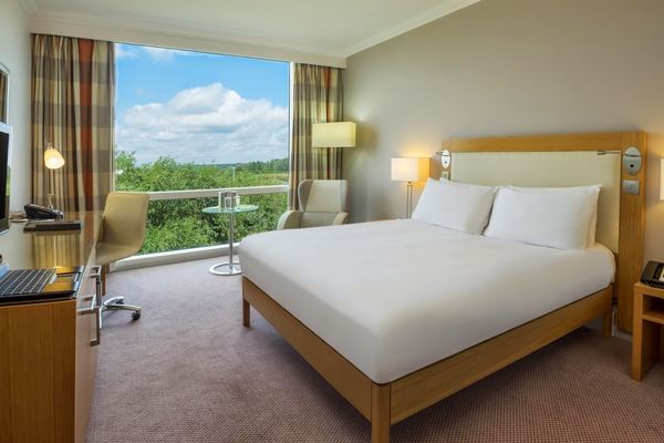 Hilton Reading
