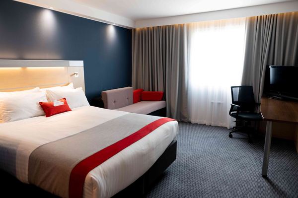 Holiday Inn Express Cardiff Airport