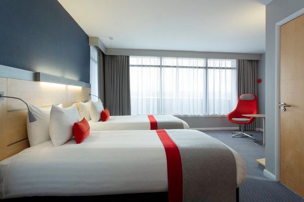 Holiday Inn Express Cheltenham Town Centre