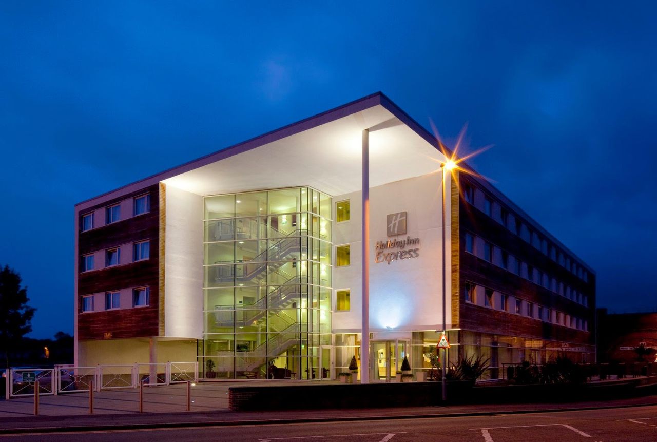 Holiday Inn Express Chester Racecourse
