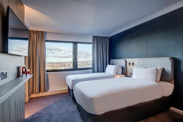 Holiday Inn Express Edinburgh City West