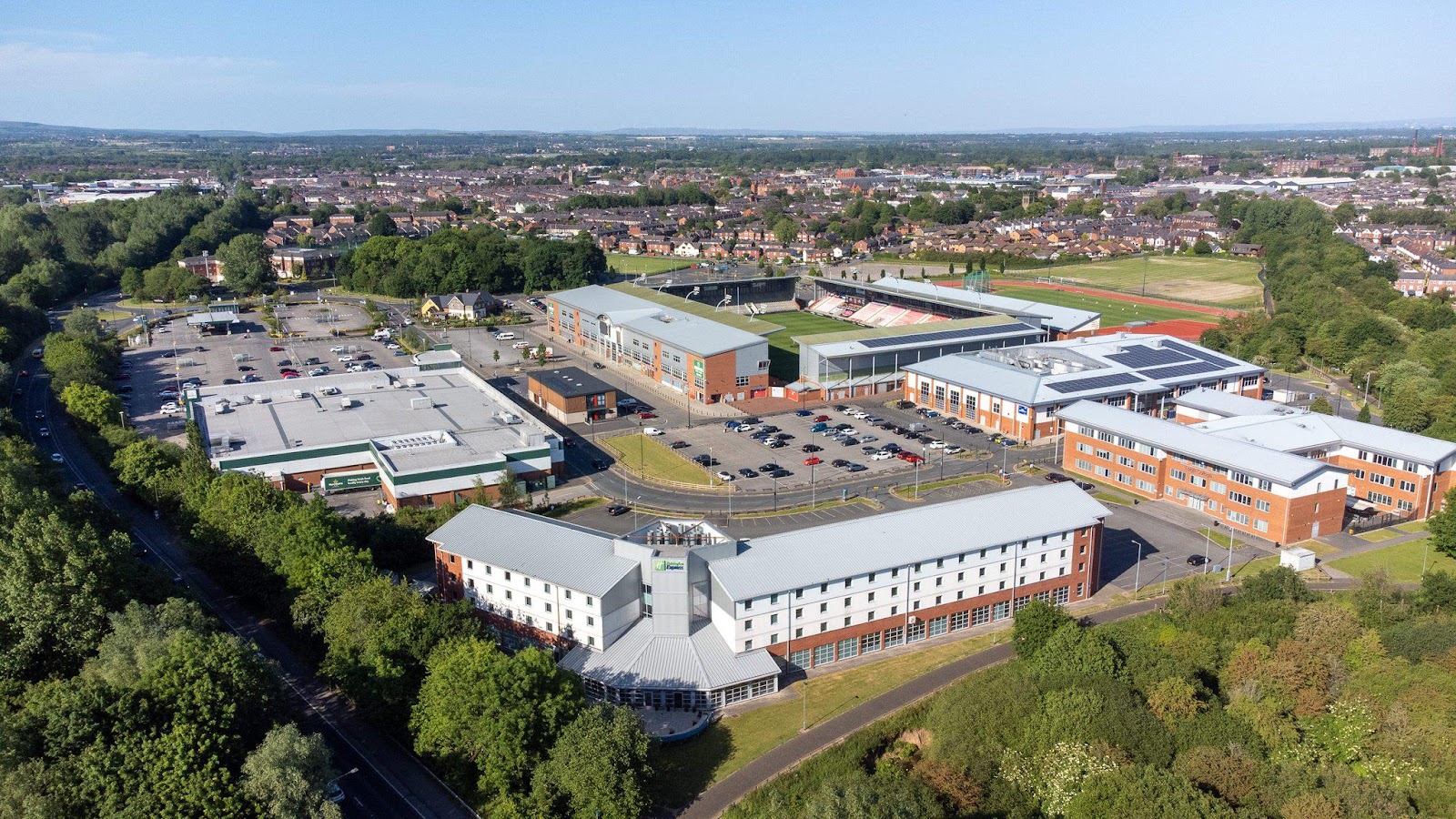 Holiday Inn Express Leigh Sports Village
