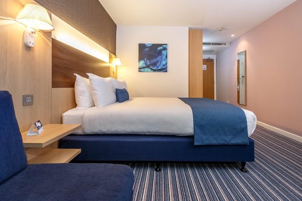 Holiday Inn Express Leigh Sports Village