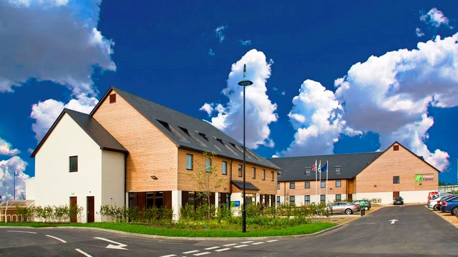 Holiday Inn Express London Epsom Downs
