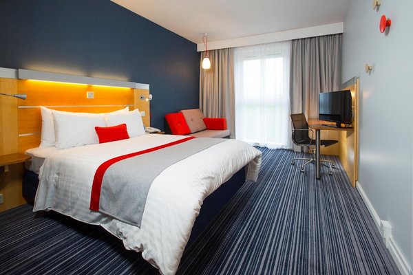 Holiday Inn Express London Epsom Downs