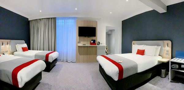 Holiday Inn Express London Victoria
