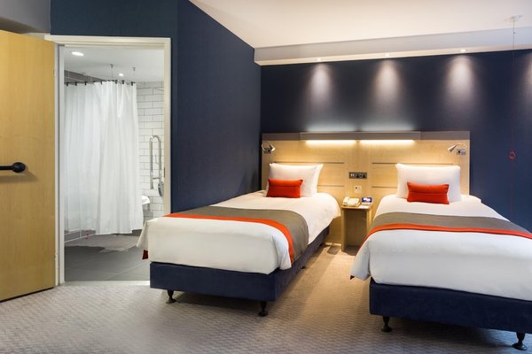Holiday Inn Express London Watford Junction