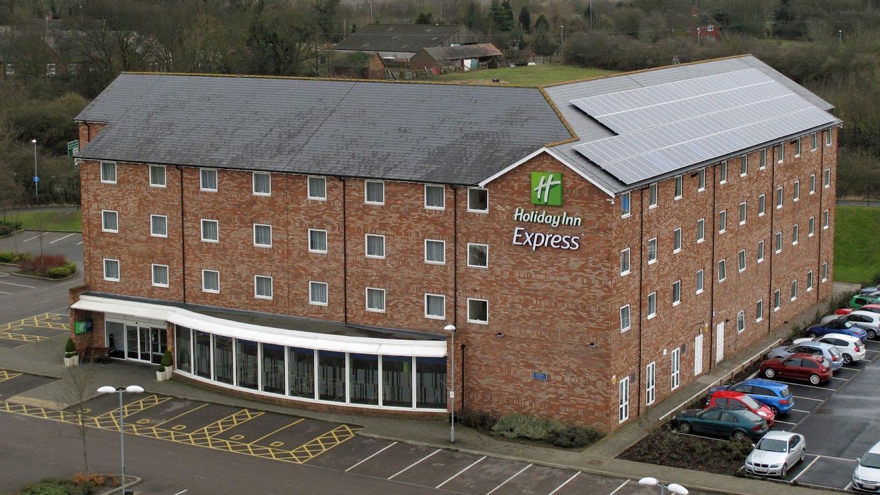 Holiday Inn Express Nuneaton