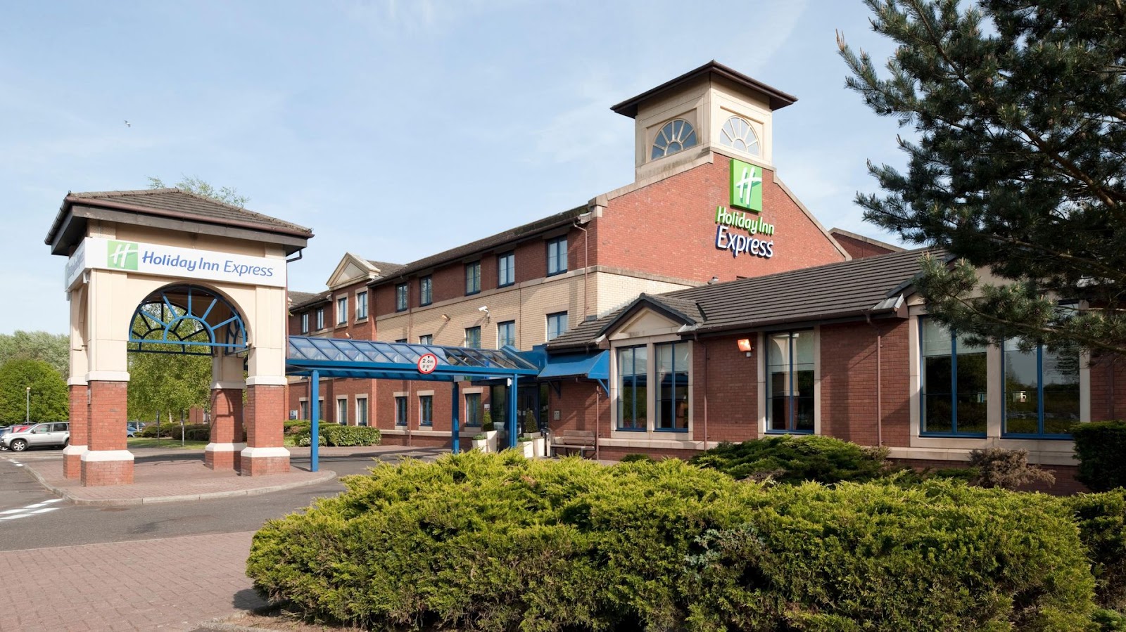 Holiday Inn Express Strathclyde Park M74 JCT 5