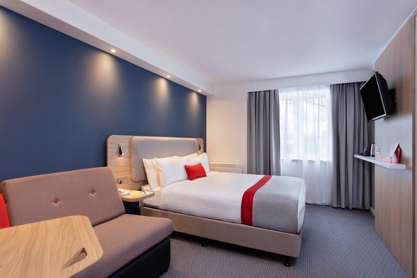Holiday Inn Express Strathclyde Park M74 JCT 5