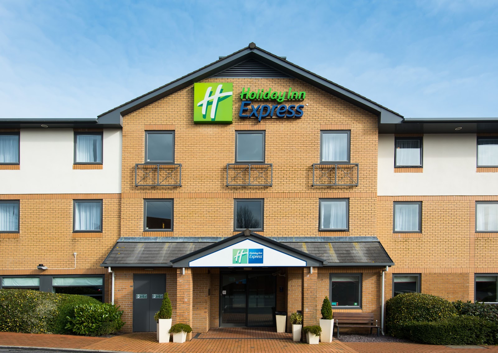 Holiday Inn Express Swansea East