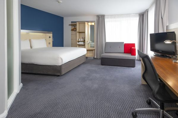 Holiday Inn Express Swindon City Centre
