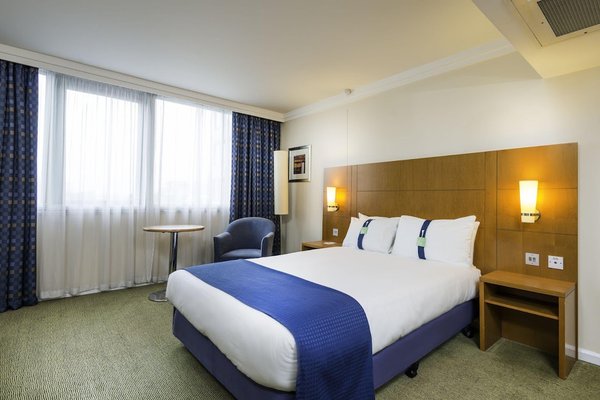 Holiday Inn Glasgow Airport