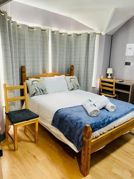 Hollybush Guest House