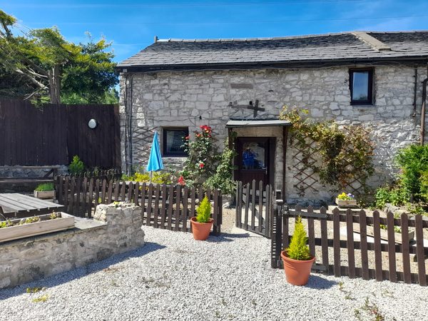 Hollybush Inn