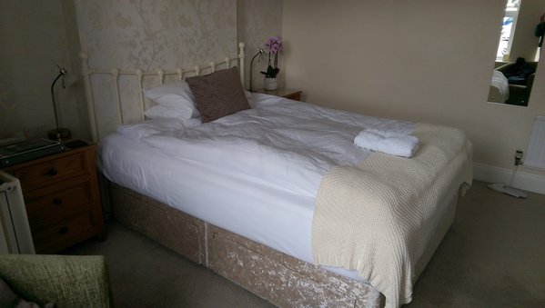 Holmleigh House Bed and Breakfast