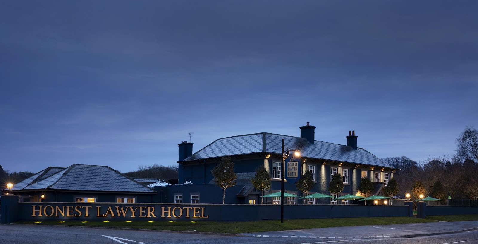 Honest Lawyer Hotel