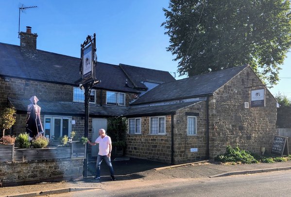 Horse And Groom Inn