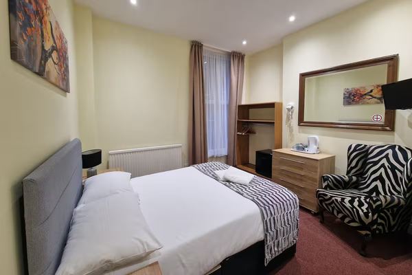 Hotel 65
