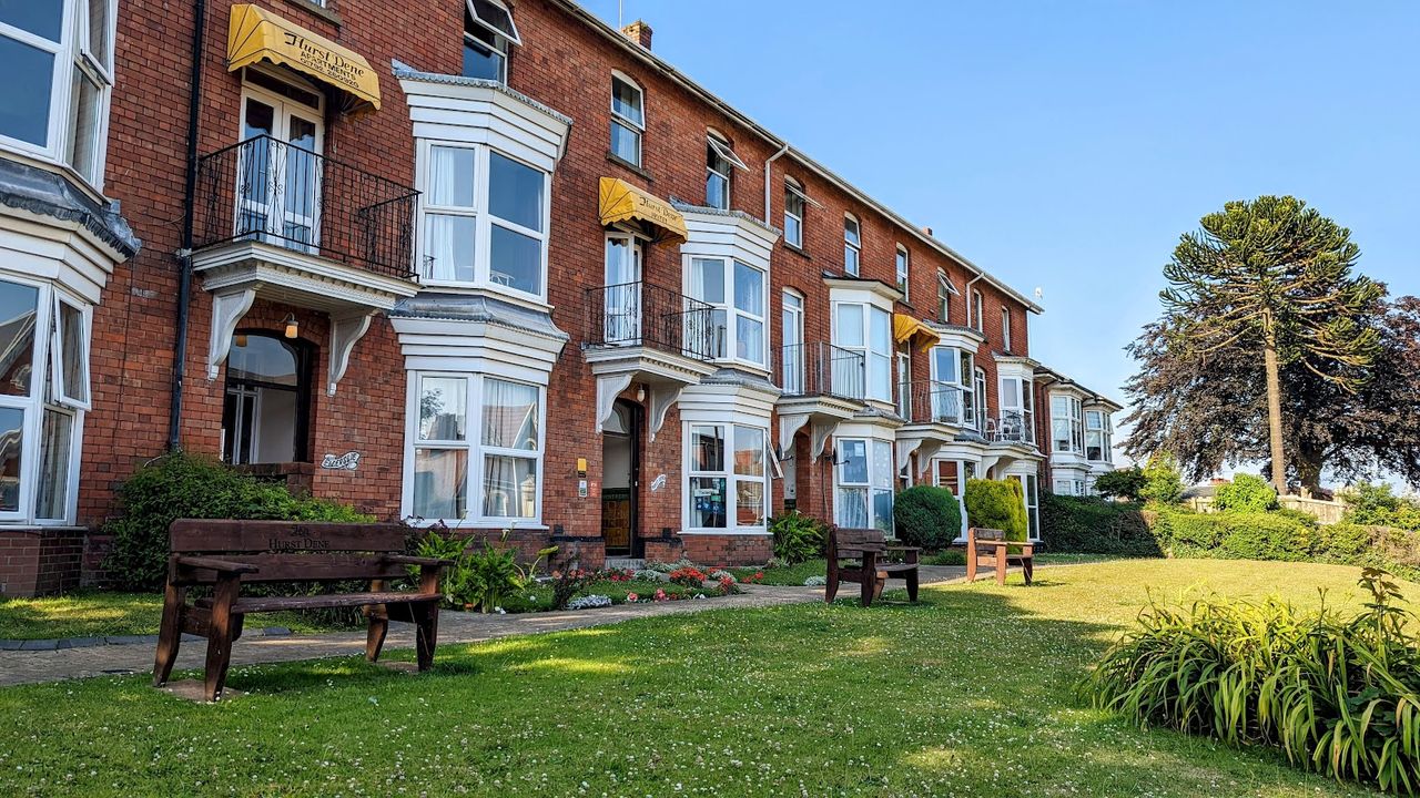 Hurst Dene Aparthotel