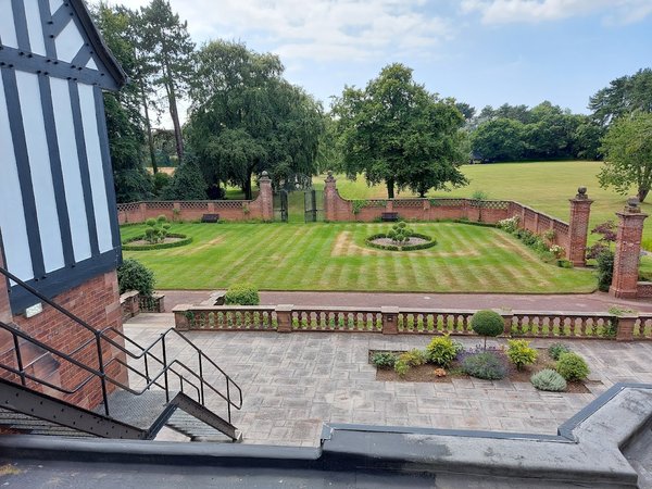 Inglewood Manor