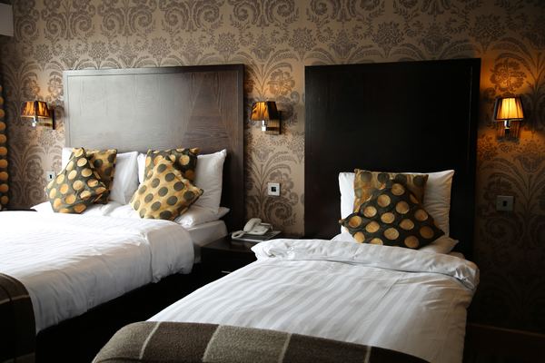 Inn On The Prom At The Fernlea Hotel