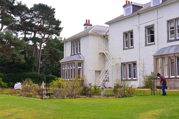 Invernairne Guest House