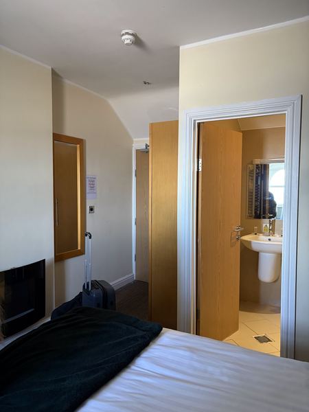 Iris Hotel