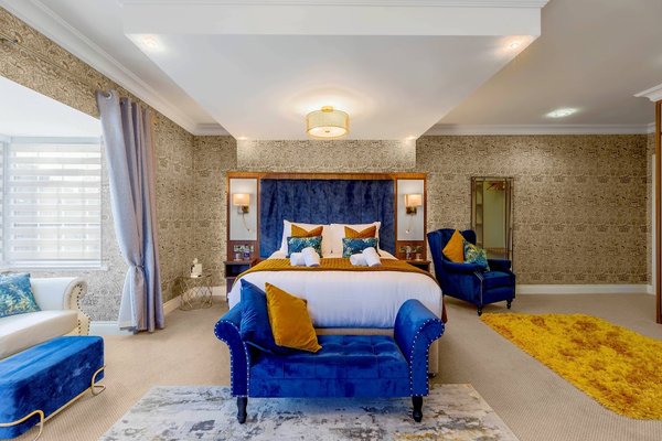 Kilmorey Arms Hotel
