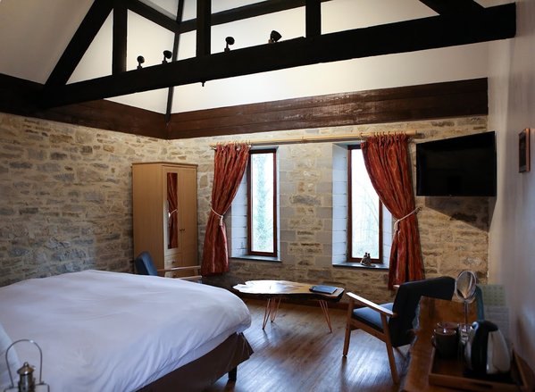 Kingston Country Courtyard