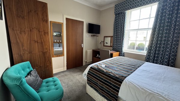 Kirklands Hotel