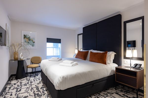 La Suite West