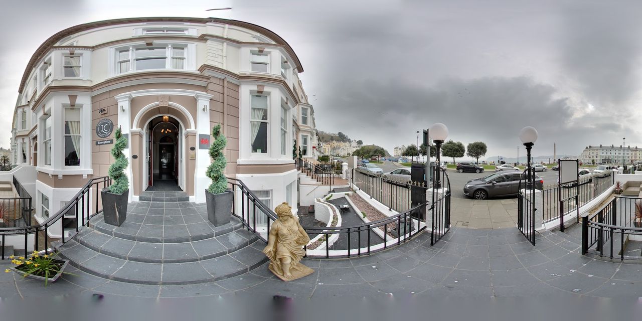Lauriston & Lawton Court Hotel